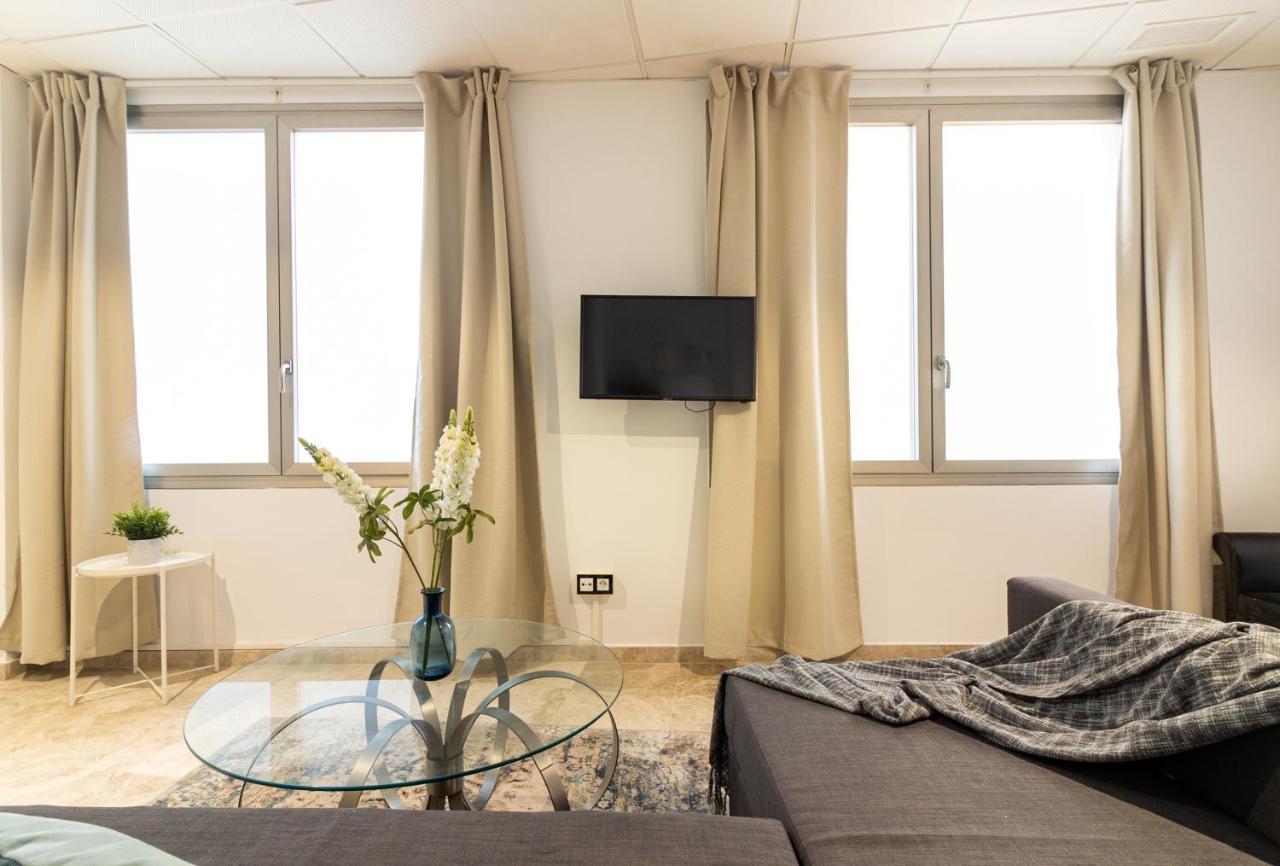 Saenz Suites Gallery By Bossh! Apartments Malaga Exterior photo