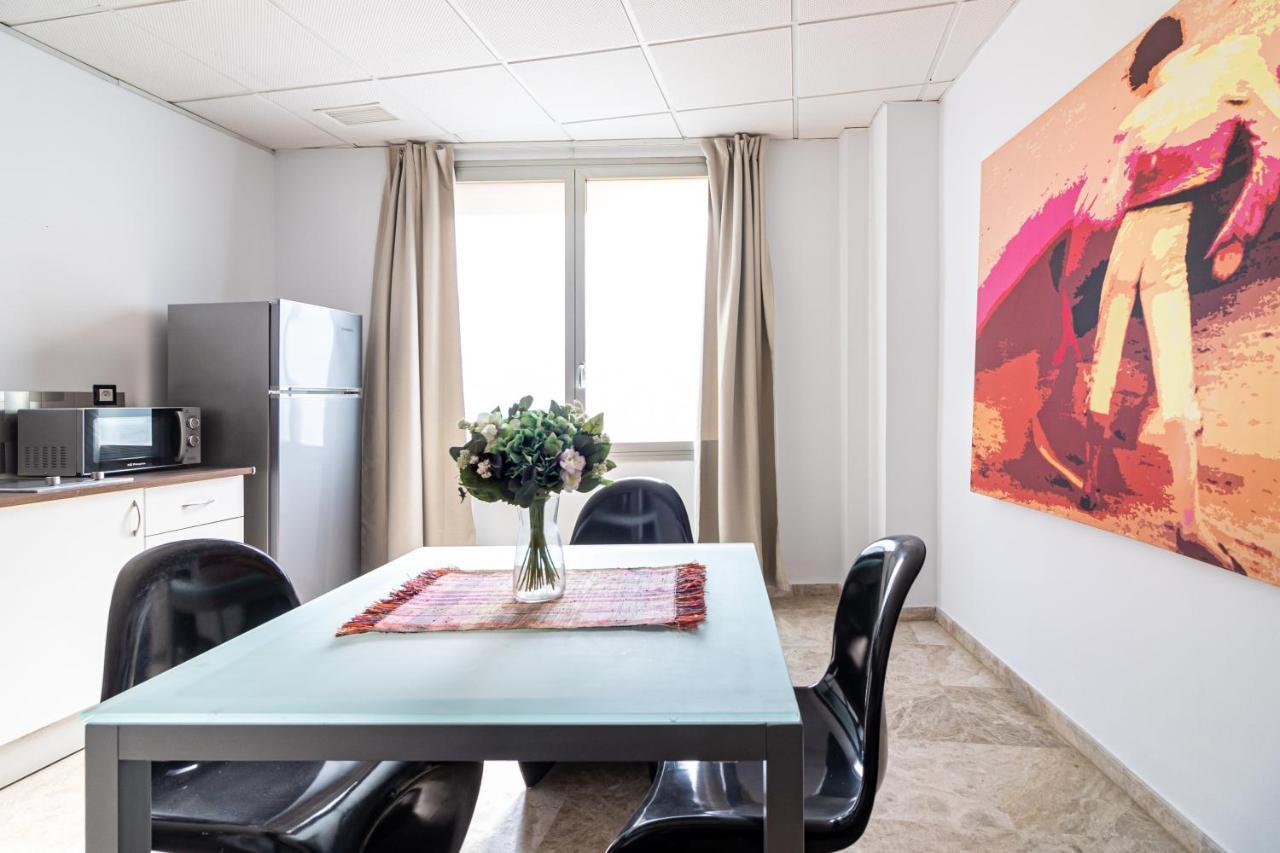 Saenz Suites Gallery By Bossh! Apartments Malaga Exterior photo