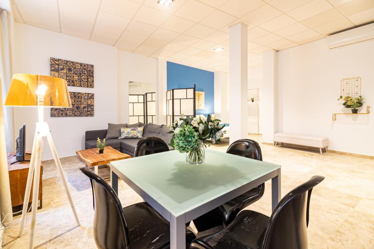 Saenz Suites Gallery By Bossh! Apartments Malaga Exterior photo