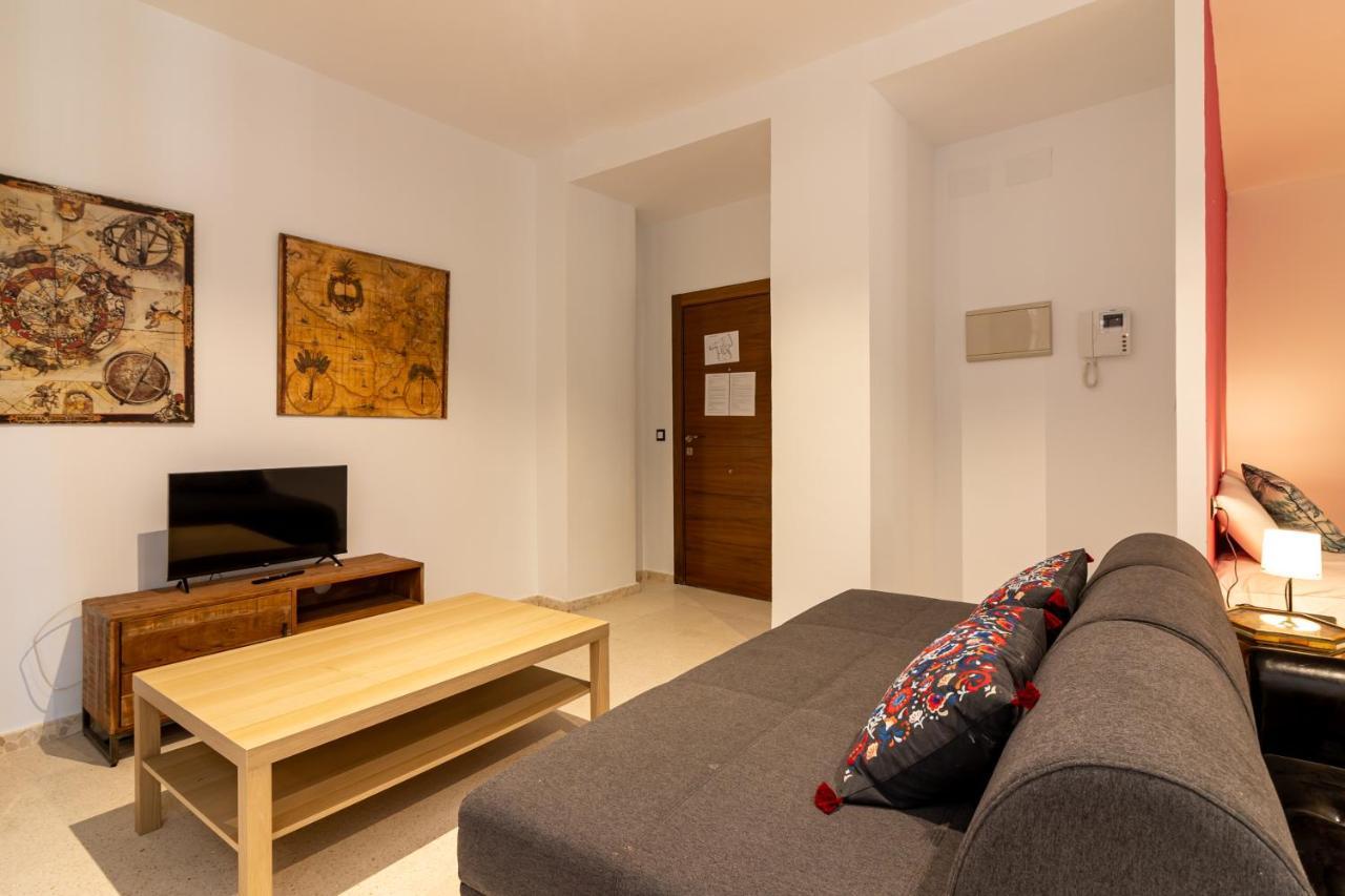 Saenz Suites Gallery By Bossh! Apartments Malaga Exterior photo