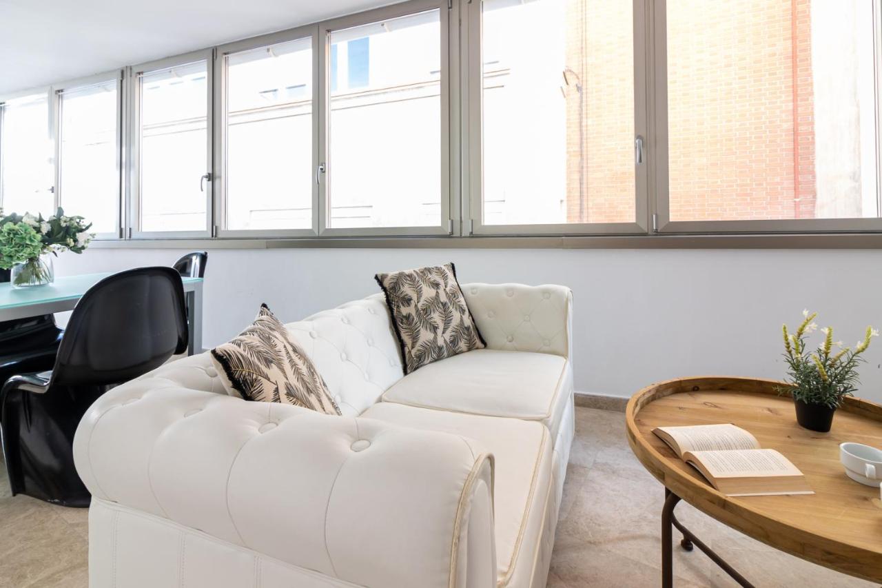 Saenz Suites Gallery By Bossh! Apartments Malaga Exterior photo
