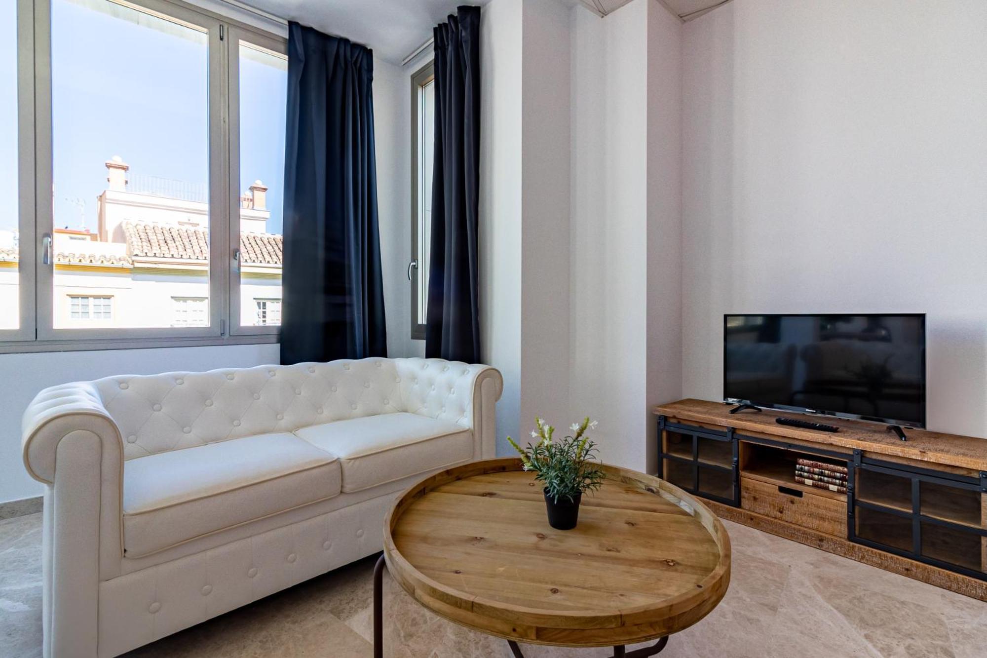 Saenz Suites Gallery By Bossh! Apartments Malaga Room photo